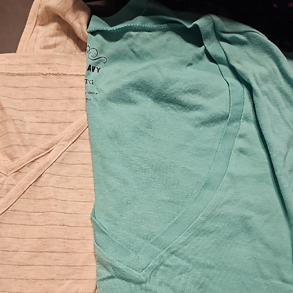 Lot of 2 Old Navy Xl short sleeve v neck tees- NWT